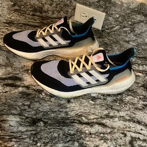 Adidas ‘22 ultraboosts